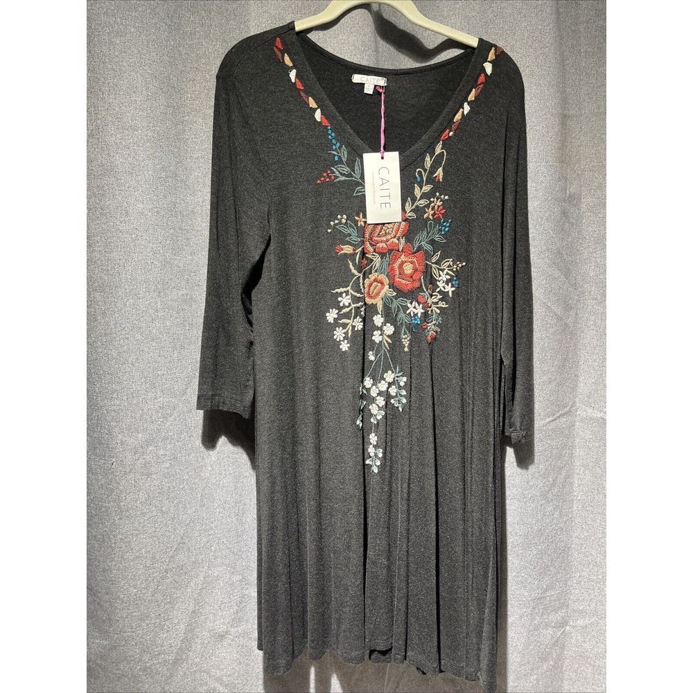ANTHROPOLOGIE NWT Caite Love Kyla Seo Embroidered Camille  Tee Dress Size Small